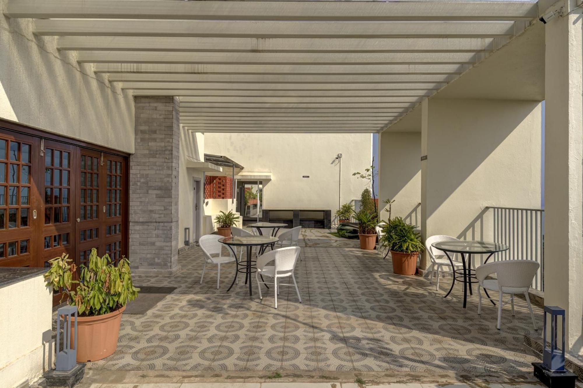 Luxe 2Bhk 10Min From Goi Airport With Pool Access Apartment Dabolim Exterior photo